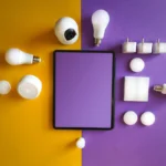 Diversos sensores e lâmpadas inteligentes organizados ao redor de um tablet