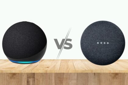 Echo Dot 5 vs Nest Mini 2: comparativo visual dos smart speakers da Amazon e do Google com seus logos.